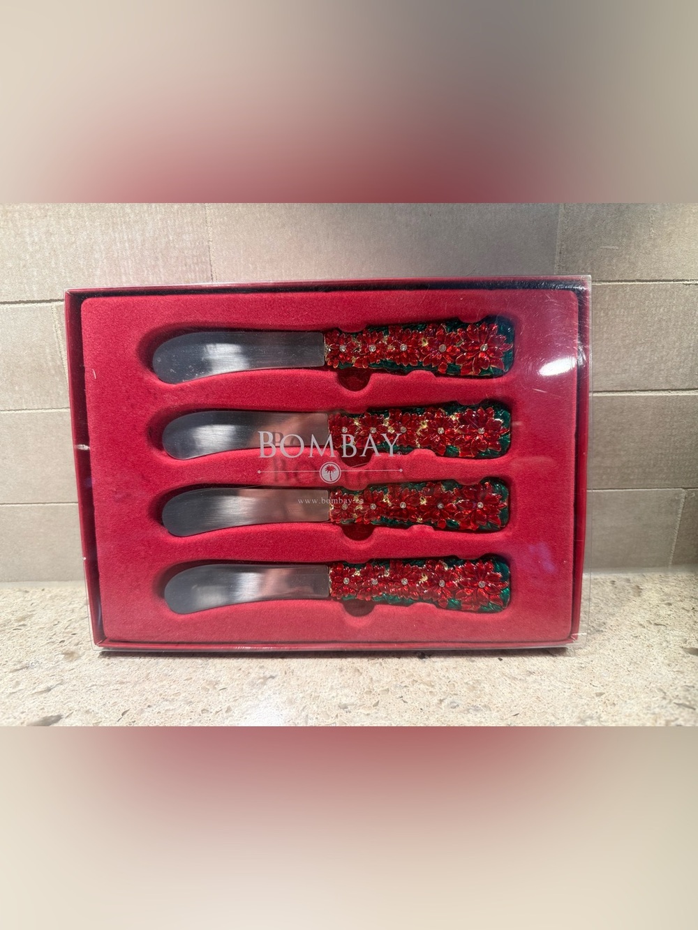 Bombay Red Poinsettia Spreaders Set